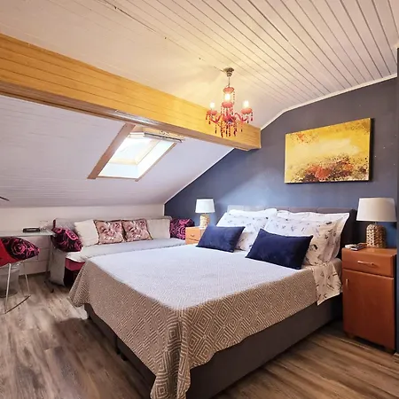 And Korzo Guest house *